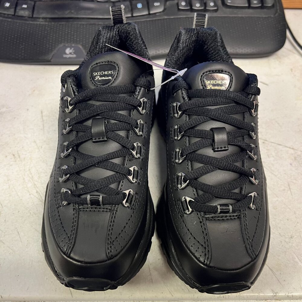 Skechers Sport Womens Premium Fashion Sneakers Black Size 5